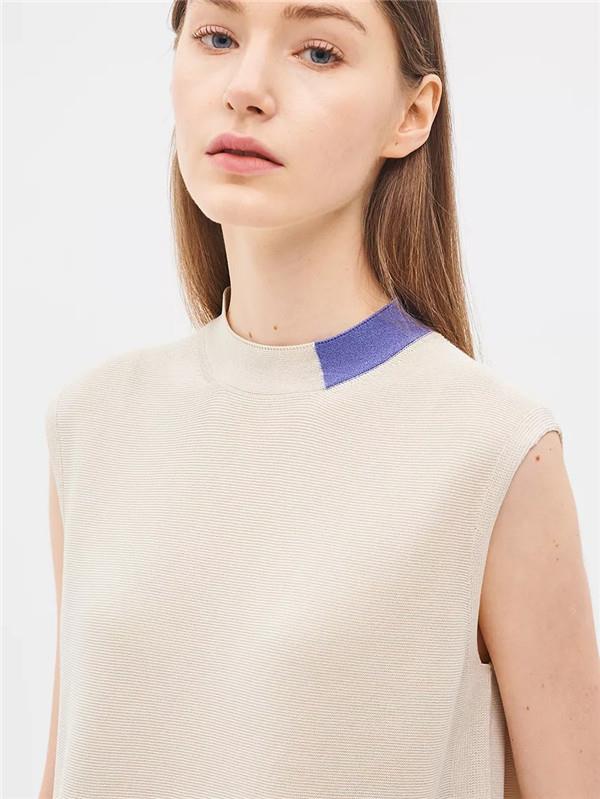 Yaka kontrastı üst Neckline contrast top